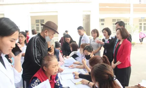 Hà Nội: Gần 400 phụ nữ xã Ngọc Hồi được khám sàng lọc miễn phí ung thư vú, ung thư cổ tử cung