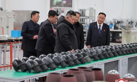 Triều Tiên phóng ít nhất 2 tên lửa đạn đạo