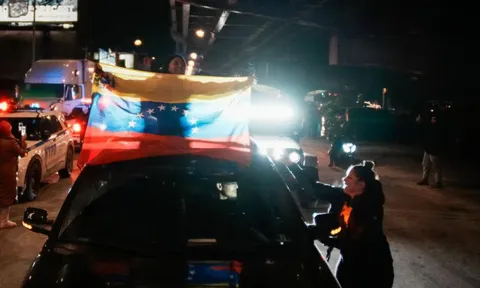 Chính phủ lâm thời Venezuela tiếp tục ủng hộ ông Maduro