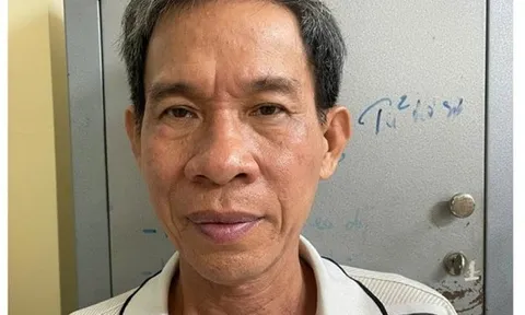 Bắt tạm giam chủ cửa hàng quần áo xâm hại bé gái 12 tuổi