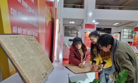 Tổ chức Triển lãm tư liệu chào mừng thành công Đại hội Đại biểu toàn quốc lần thứ XIV của Đảng Cộng sản Việt Nam