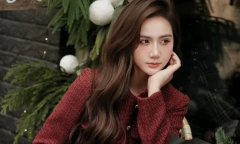 Nàng thơ Noel Phan Minh Huyền được khán giả nức nở khen đẹp như AI