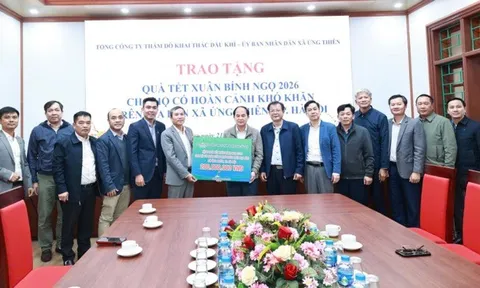 Xã Ứng Thiên tiếp nhận kinh phí 200 triệu đồng hỗ trợ Tết Bính Ngọ 2026 cho các hộ gia đình có hoàn cảnh khó khăn