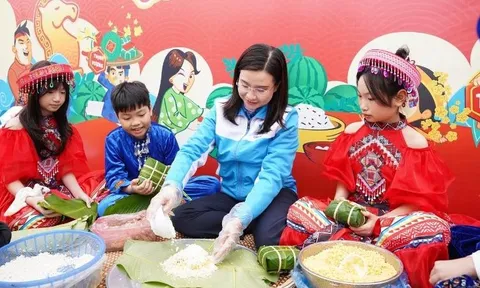 Mang Xuân sẻ chia - Tết yêu thương đến với thiếu nhi vùng cao Tuyên Quang