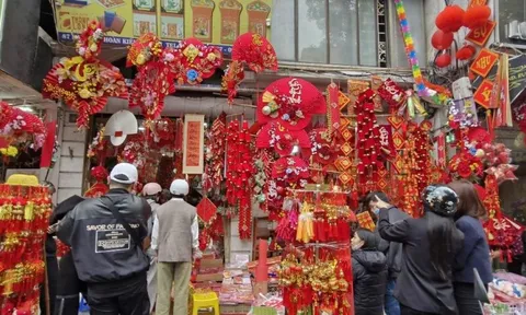Rộn ràng phố cổ đón Xuân sang