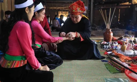 Buộc chỉ cổ tay - Nét văn hoá độc đáo của người dân tộc Mường