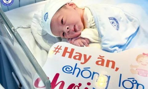 Đêm Giao thừa ấm áp tại Bệnh viện Phụ Sản Trung ương: Chào đón công dân nhí đầu tiên năm Bính Ngọ