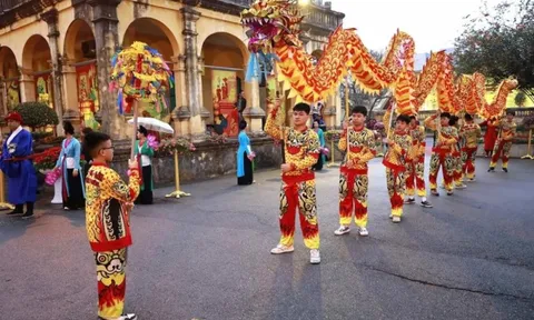 Dâng hương khai xuân Bính Ngọ 2026 theo nghi thức cung đình