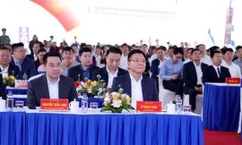 Phó Thủ tướng Lê Thành Long dự khởi công "ngôi nhà thứ 2" của học sinh vùng biên tỉnh Lào Cai