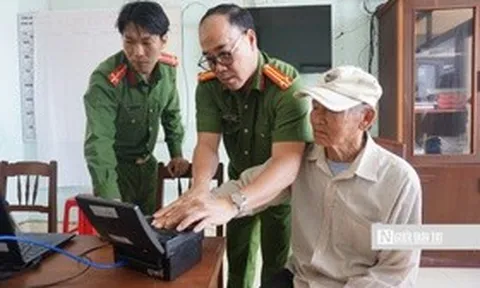 Gia Lai: Công an ra tận đảo hỗ trợ người dân, học sinh làm căn cước, định danh điện tử cấp độ 2
