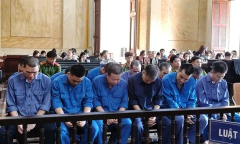 12 bảo vệ lãnh án vì tự ý thu tiền đường trong khu công nghệ cao