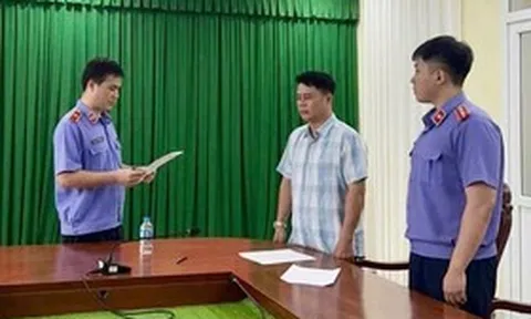 Vụ nữ sinh tử vong ở Vĩnh Long: Khởi tố 2 nguyên cán bộ công an