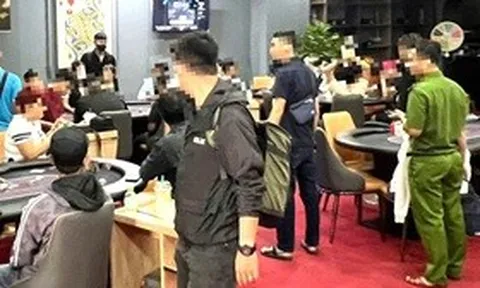 Danh tính chủ nhiệm CLB núp bóng thể thao, tổ chức poker đánh bạc trong khách sạn vừa bị bắt