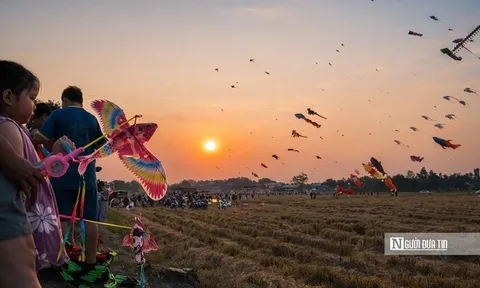 Nhộn nhịp điểm thả diều cuối tuần tại Gò Kén