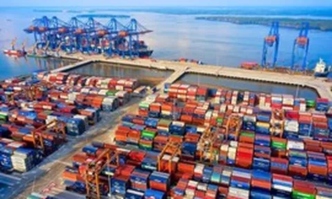 Mức thu phí, lệ phí tại cảng, bến thủy nội địa