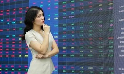 Thanh khoản cạn dần, VN-Index loay hoay trong thế giằng co