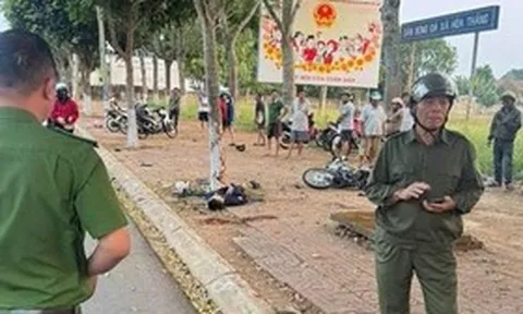 Kẹp 3 lao xe tốc độ cao, 2 học sinh tử vong thương tâm