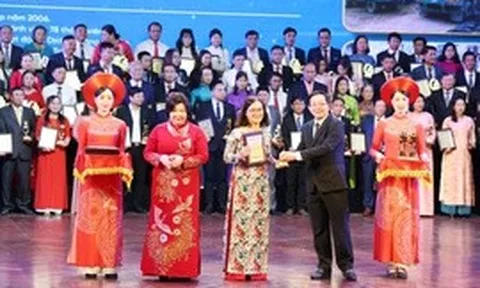 Phó Thủ tướng Hồ Quốc Dũng dự trao Giải Ngôi sao Hợp tác xã và Giải Mai An Tiêm năm 2026