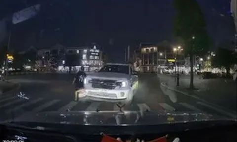 Người đàn ông nước ngoài nổ súng sau va chạm giao thông