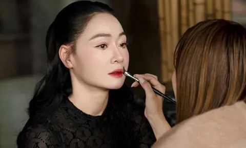 Nữ NSƯT "lột xác" phong cách ở độ tuổi trung niên khiến vạn người mê