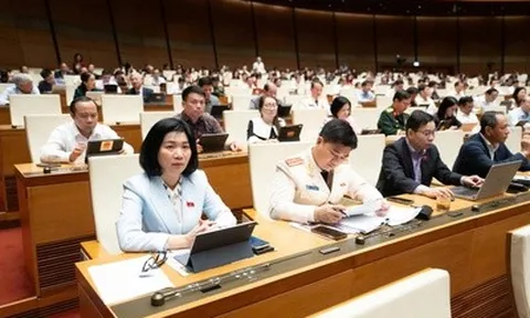 Quốc hội giao Chính phủ quy định lộ trình công chứng bất động sản không theo địa giới