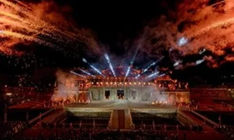 Đại Nội Huế rực sáng trong đêm 'Hoàng cung huyền ảo'