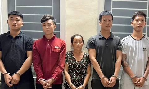 Nghi bị "cắm sừng", vợ thuê côn đồ tấn công chồng