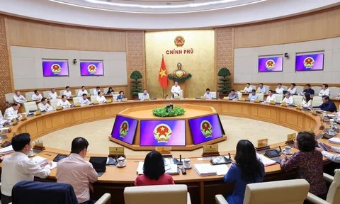 Thủ tướng Lê Minh Hưng chủ trì phiên họp thường kỳ đầu tiên của Chính phủ khóa XVI