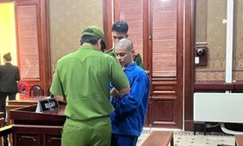 Sợ mất việc, nam công nhân khiến tổ trưởng suýt "đăng xuất"