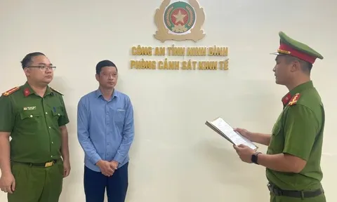 Khởi tố nguyên cán bộ xã chiếm đoạt tiền từ thiện hỗ trợ thiên tai của người dân