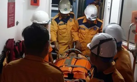 Kịp thời cứu nạn ngư dân nghi mắc bệnh tim trên vùng biển Đà Nẵng