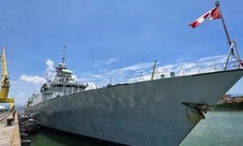 Tàu Hải quân Canada cập cảng Tiên Sa, thăm hữu nghị TP. Đà Nẵng