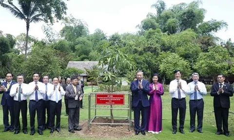 Tổng Bí thư, Chủ tịch nước Tô Lâm thăm Khu di tích Chủ tịch Hồ Chí Minh tại Thái Lan