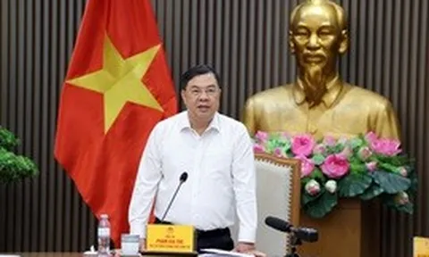 Phó Thủ tướng Thường trực Phạm Gia Túc yêu cầu bảo đảm nguồn cung, chất lượng và quyền lợi người tiêu dùng khi chuyển đổi sang xăng E10