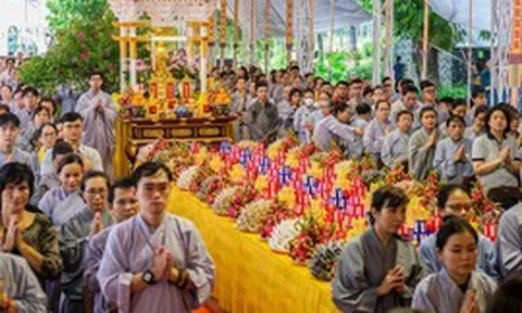 Lễ tưởng niệm, cầu siêu các anh hùng liệt sĩ tại Công viên Lê Thị Riêng