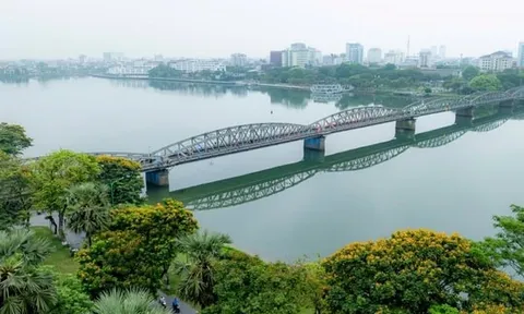 Cấm xe vào ban đêm để sửa chữa, bảo trì cầu Trường Tiền