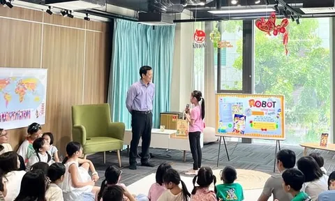 Gặp gỡ "Chú robot tưởng mình là người" cùng GS.TS Lê Anh Vinh