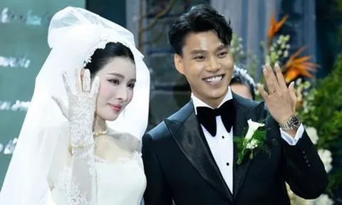 Cô dâu Bích Hạnh của cầu thủ Văn Thanh công khai con riêng tại đám cưới