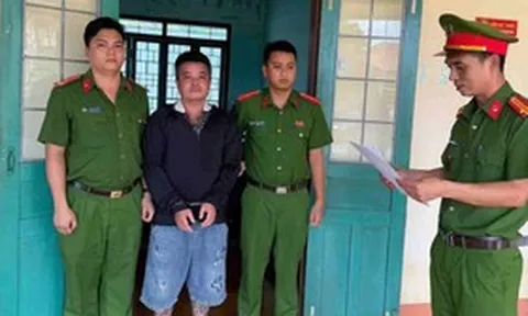Bắt tạm giam người đàn ông dùng bình trà chứa nước sôi tấn công vào đầu đối phương