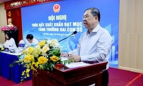 Phó Thủ tướng Thường trực Phạm Gia Túc chỉ đạo Hội nghị Thúc đẩy xuất khẩu đạt mục tiêu tăng trưởng 2 con số