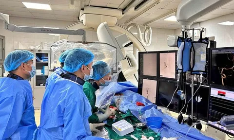 Đau đầu kéo dài, người phụ nữ phát hiện "quả bom" nổ chậm trong não
