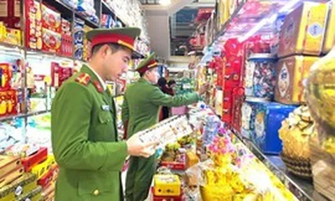Đấu tranh chống buôn lậu, hàng giả và xâm phạm sở hữu trí tuệ