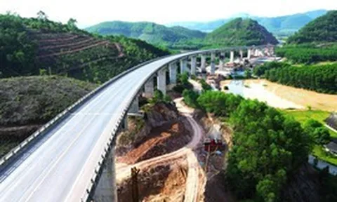 Từ 10/7, tạm dừng khai thác cao tốc đoạn Cam Lộ - La Sơn vào ban đêm