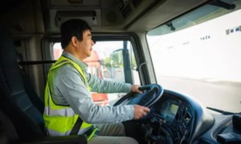 Báo động tình trạng thiếu lái xe đầu kéo, xe chở khách trên 30 chỗ ngồi
