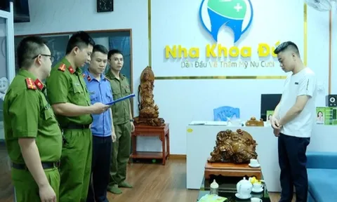 Khởi tố chủ phòng khám răng giả danh bác sĩ để trục lợi hàng tỷ đồng
