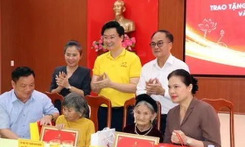Trao tặng 60 căn nhà đầy đủ nội thất cho Mẹ Việt Nam anh hùng, thương binh nặng tại Nghệ An