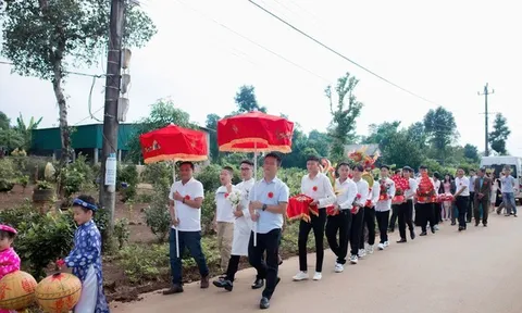 Những phong tục mới