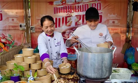 “Ngày Bún bò Huế” tôn vinh ẩm thực Cố đô bên bờ sông Hương