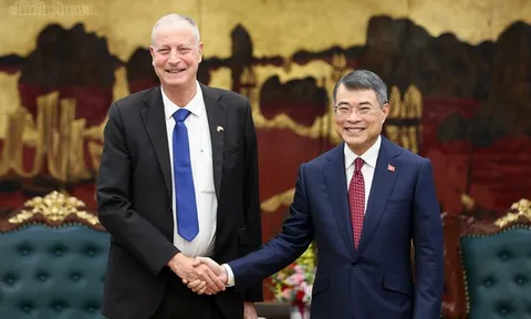 Thủ tướng Lê Minh Hưng tiếp Đại sứ Israel tại Việt Nam Yaron Mayer chào từ biệt
