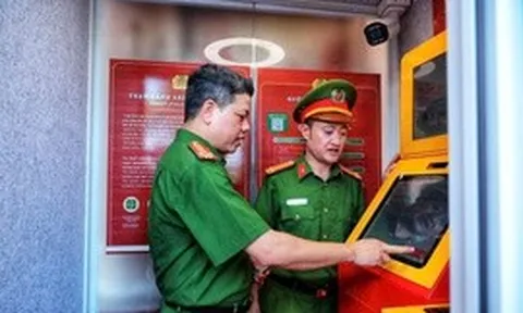 Ra mắt 'Trạm Cảnh sát thông minh' tại Hà Nội